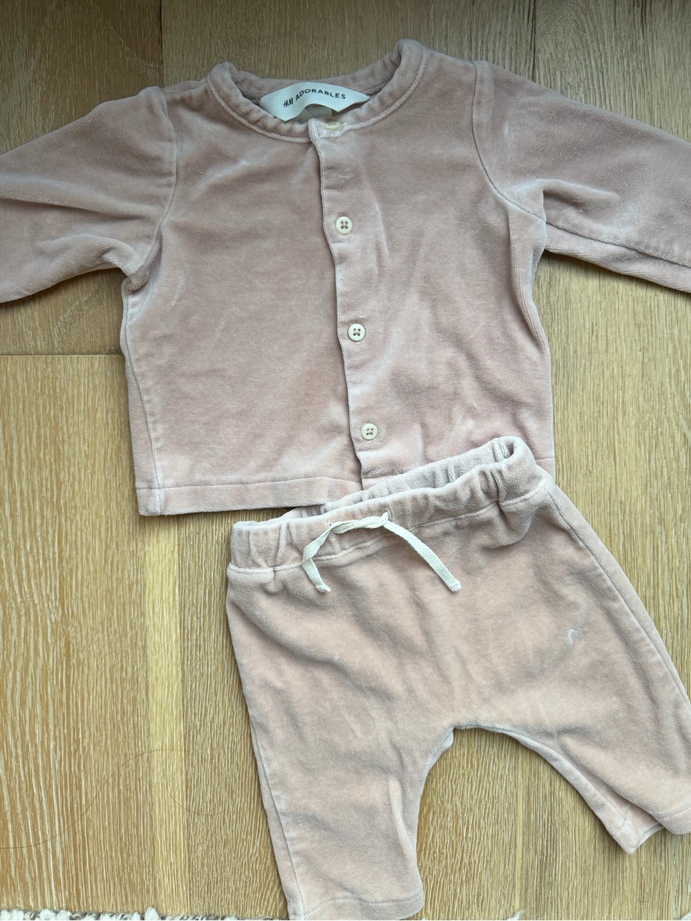 H&M Adorables - Baby Velour Two-Piece Set in Dusty Pink